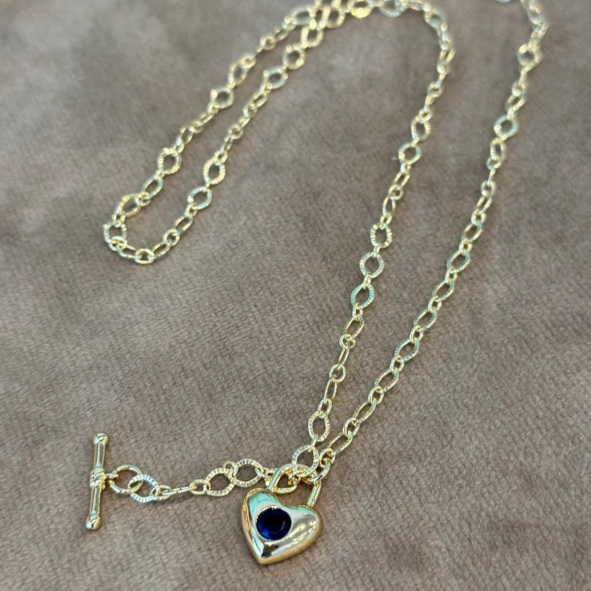 Collar corazón centro azul