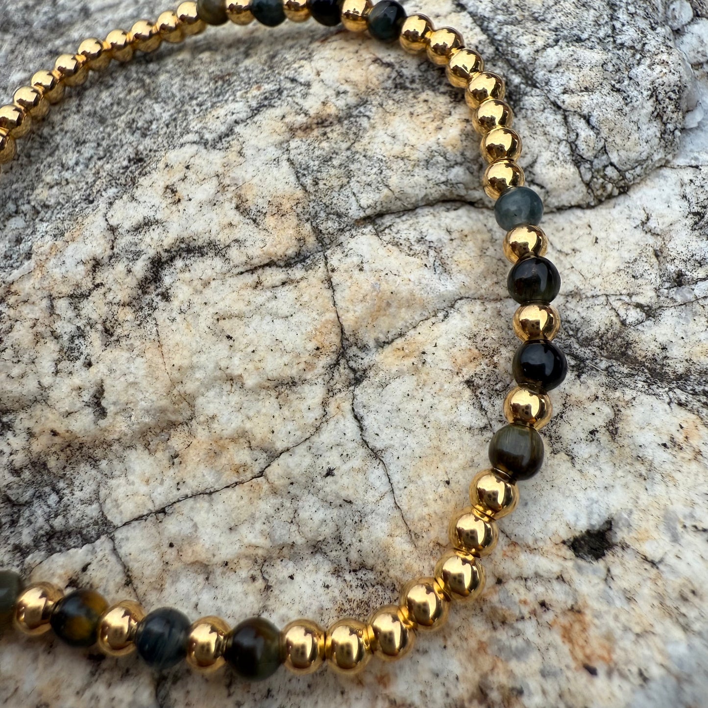 Pulsera Goldfilled Ojo de Tigre Azul