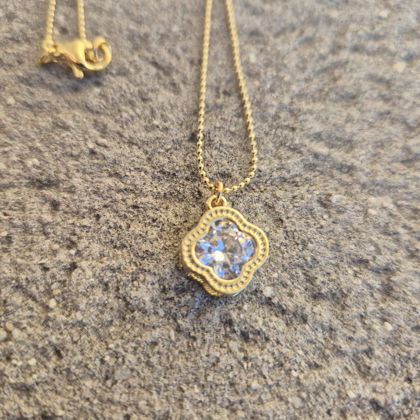 Collar Trébol
